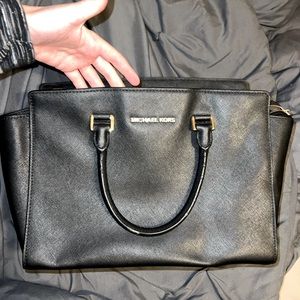 Micheal Kors Purse